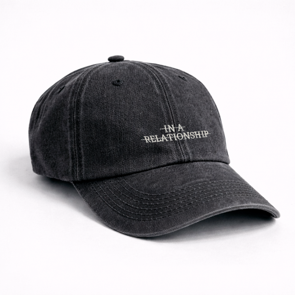 Gorra Drill Lavado "In A Relationship"